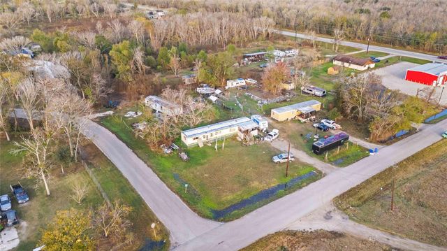 16118 County Road 897, Rosharon, TX 77583