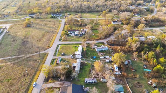 16118 County Road 897, Rosharon, TX 77583