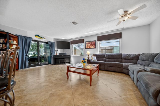 4083 SE Centerboard Lane 3-a, Stuart, FL 34997