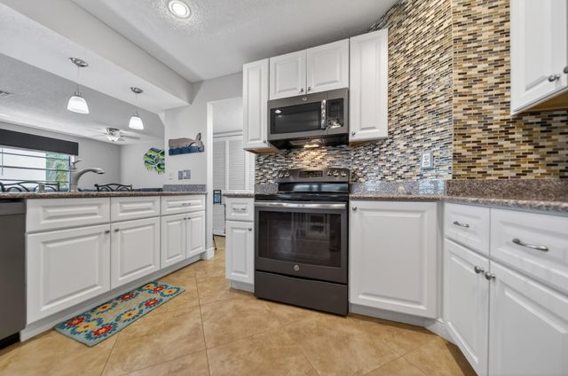 4083 SE Centerboard Lane 3-a, Stuart, FL 34997