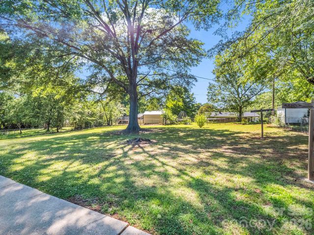 255 Smith Grove Road, Forest City, NC 28043