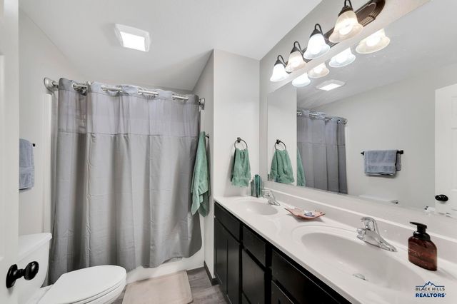2033 E PHILADELPHIA, Rapid City, SD 57703