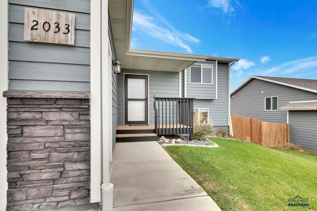 2033 E PHILADELPHIA, Rapid City, SD 57703