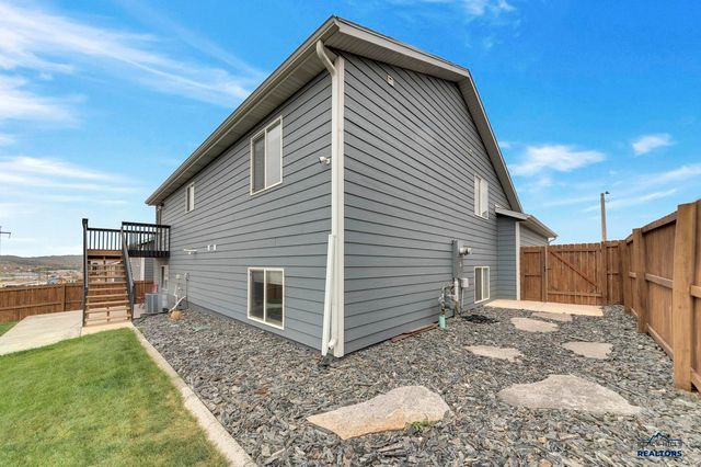 2033 E PHILADELPHIA, Rapid City, SD 57703