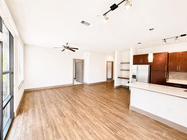 2910 Milam St Street 1130, Houston, TX 77006
