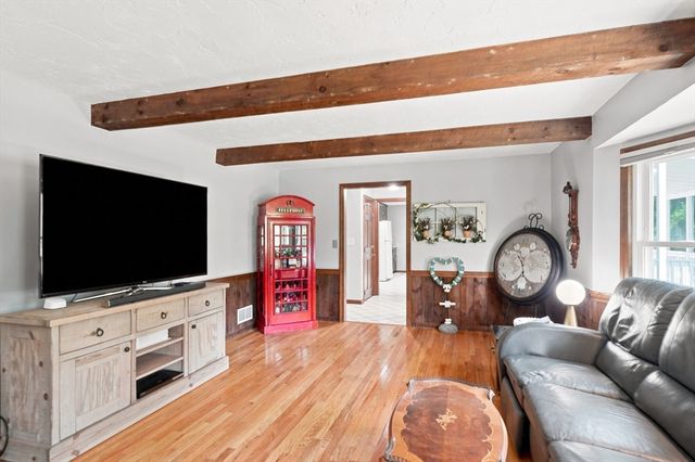 8 Flanagan Drive, Framingham, MA 01701