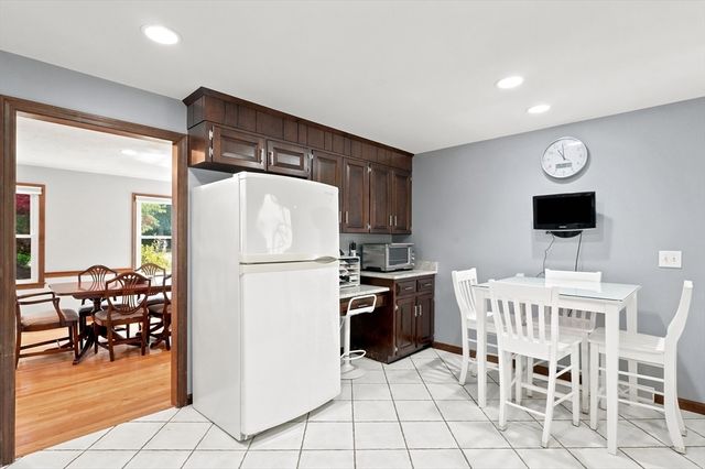 8 Flanagan Drive, Framingham, MA 01701