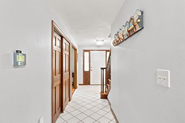 8 Flanagan Drive, Framingham, MA 01701