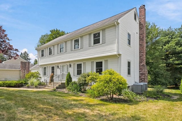 8 Flanagan Drive, Framingham, MA 01701