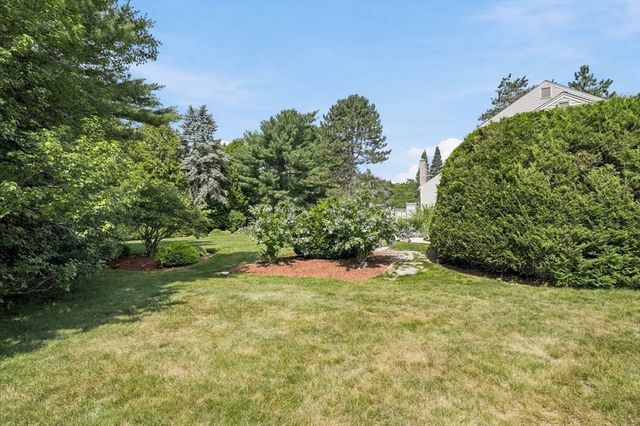 8 Flanagan Drive, Framingham, MA 01701