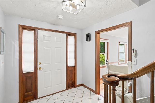 8 Flanagan Drive, Framingham, MA 01701