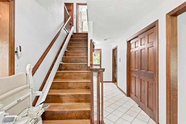 8 Flanagan Drive, Framingham, MA 01701