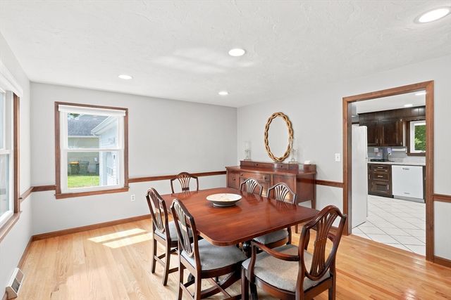 8 Flanagan Drive, Framingham, MA 01701