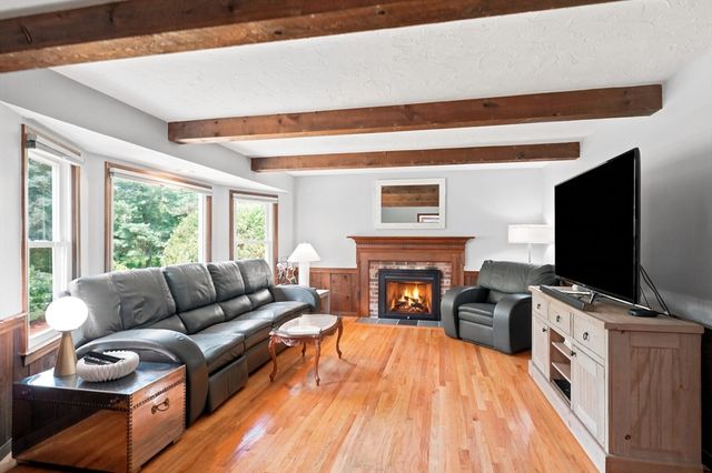 8 Flanagan Drive, Framingham, MA 01701
