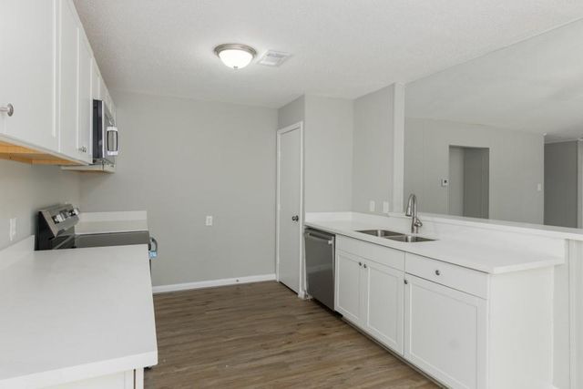 92 Sparrow Way, Beaumont, TX 77707