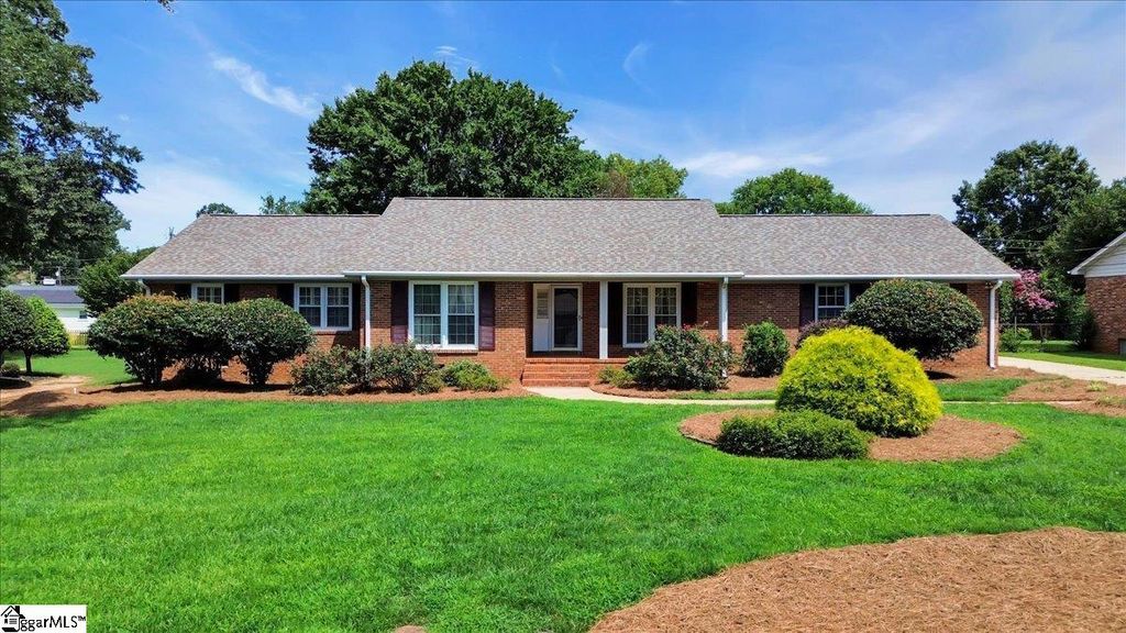 17 Seabury Drive, Greenville, SC 29615