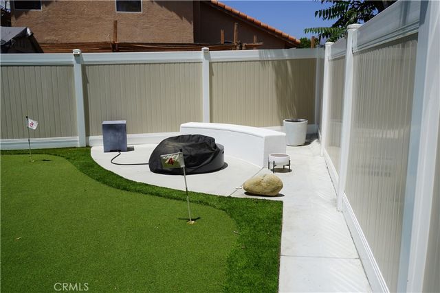 10406 Sandstone Court, Mentone, CA 92359