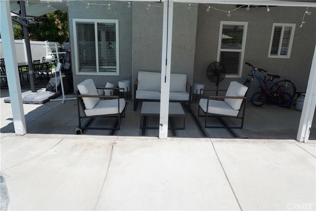 10406 Sandstone Court, Mentone, CA 92359