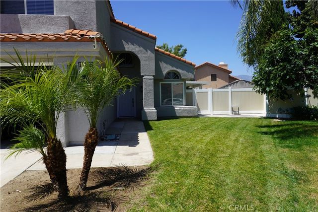 10406 Sandstone Court, Mentone, CA 92359