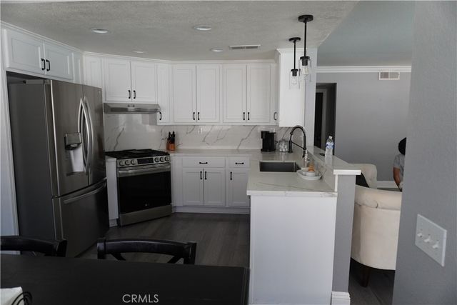 10406 Sandstone Court, Mentone, CA 92359