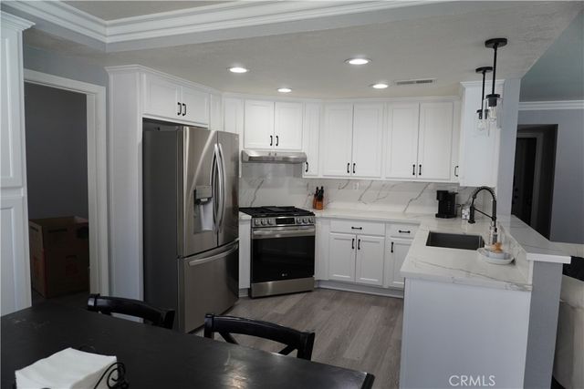 10406 Sandstone Court, Mentone, CA 92359
