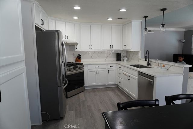 10406 Sandstone Court, Mentone, CA 92359