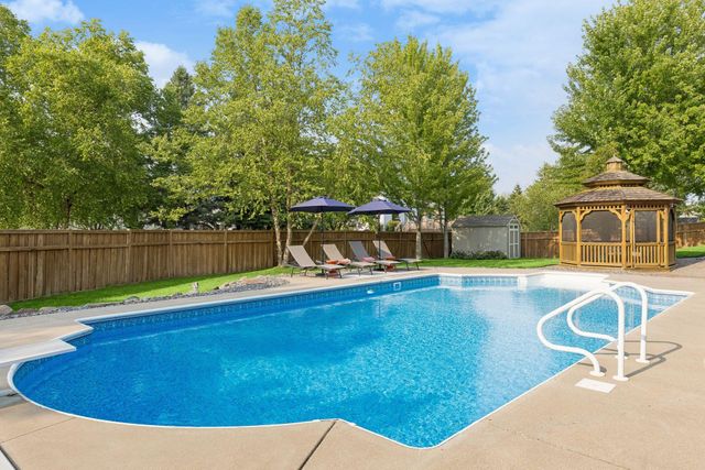 15740 84th Place N, Maple Grove, MN 55311