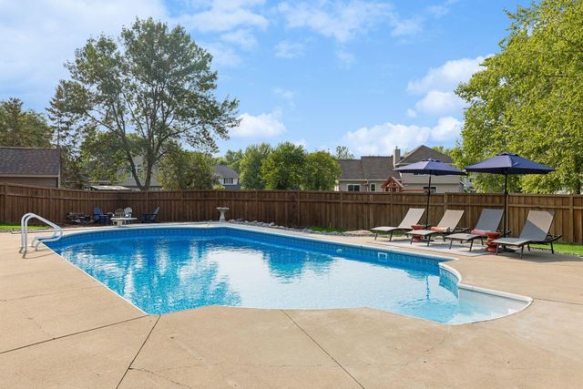 15740 84th Place N, Maple Grove, MN 55311
