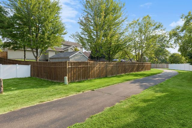 15740 84th Place N, Maple Grove, MN 55311