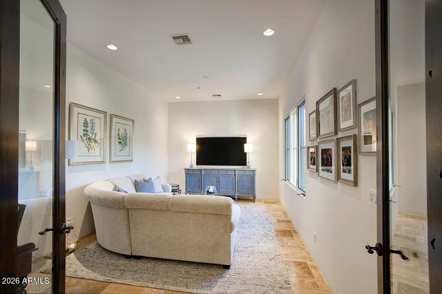 9820 E THOMPSON PEAK Parkway 824, Scottsdale, AZ 85255