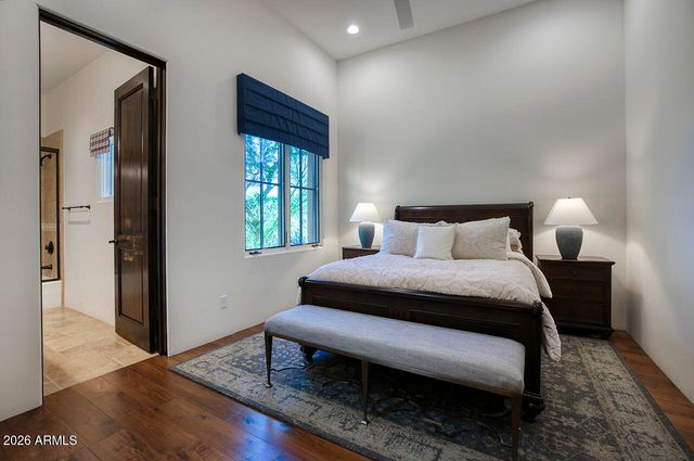 9820 E THOMPSON PEAK Parkway 824, Scottsdale, AZ 85255