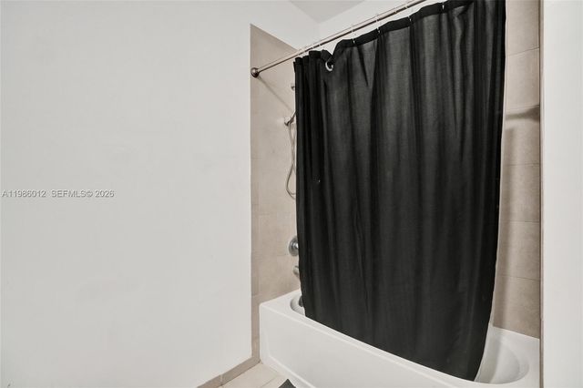 408 NE 212th Ter, Miami, FL 33179