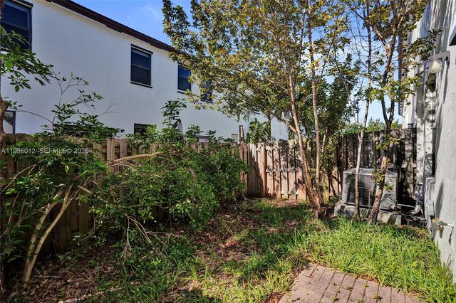 408 NE 212th Ter, Miami, FL 33179