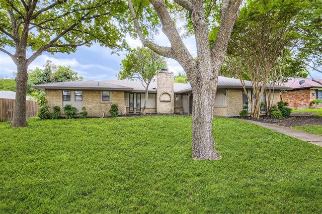 1724 Midcrest Drive, Plano, TX 75075