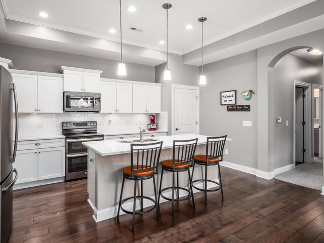 8015 Summitpoint Place, Lewis Center, OH 43035