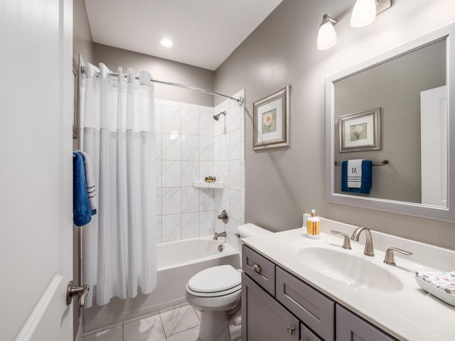 8015 Summitpoint Place, Lewis Center, OH 43035