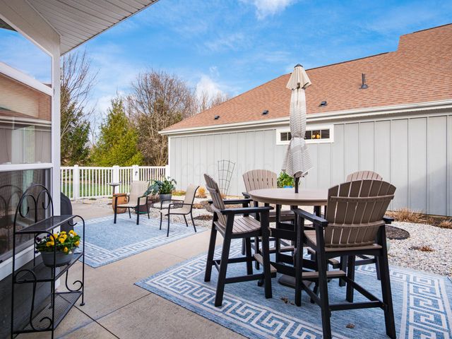 8015 Summitpoint Place, Lewis Center, OH 43035