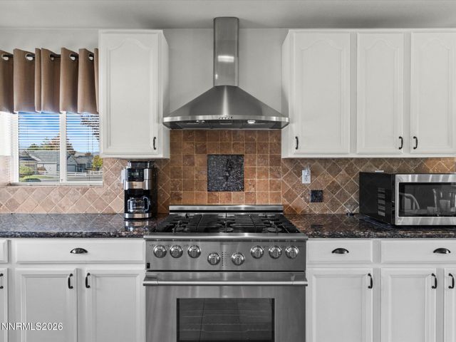 2947 Hot Springs Drive, Minden, NV 89423