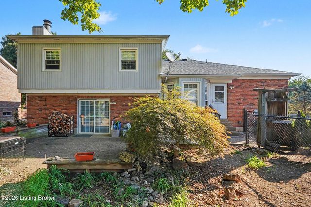 1202 Holsworth Ln, Louisville, KY 40222