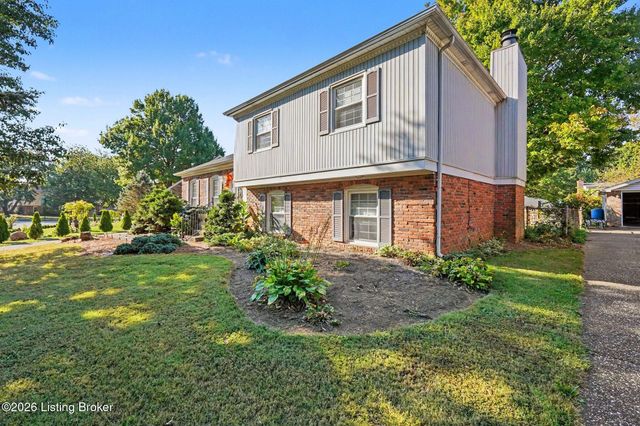 1202 Holsworth Ln, Louisville, KY 40222