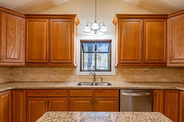 103 Whippoorwill Drive, Livingston, TX 77351