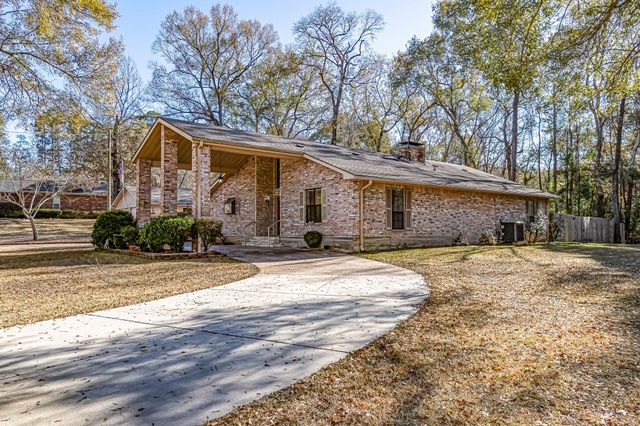 103 Whippoorwill Drive, Livingston, TX 77351