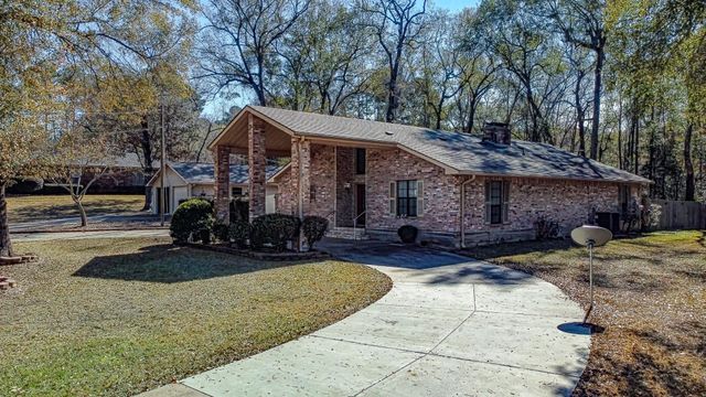 103 Whippoorwill Drive, Livingston, TX 77351