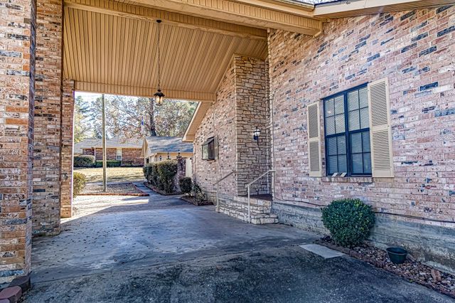 103 Whippoorwill Drive, Livingston, TX 77351