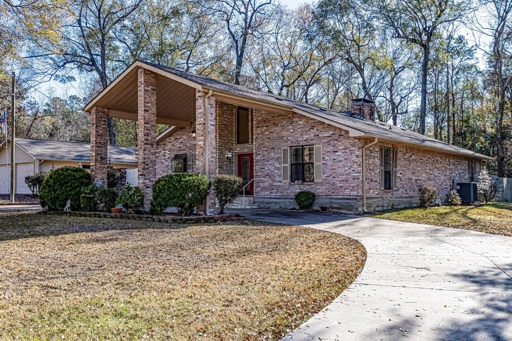 103 Whippoorwill Drive, Livingston, TX 77351
