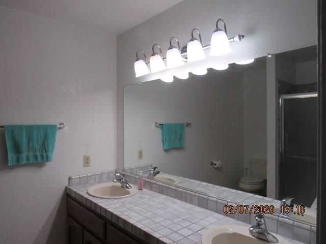 2352 Toyon Ct, Valley Springs, CA 95252