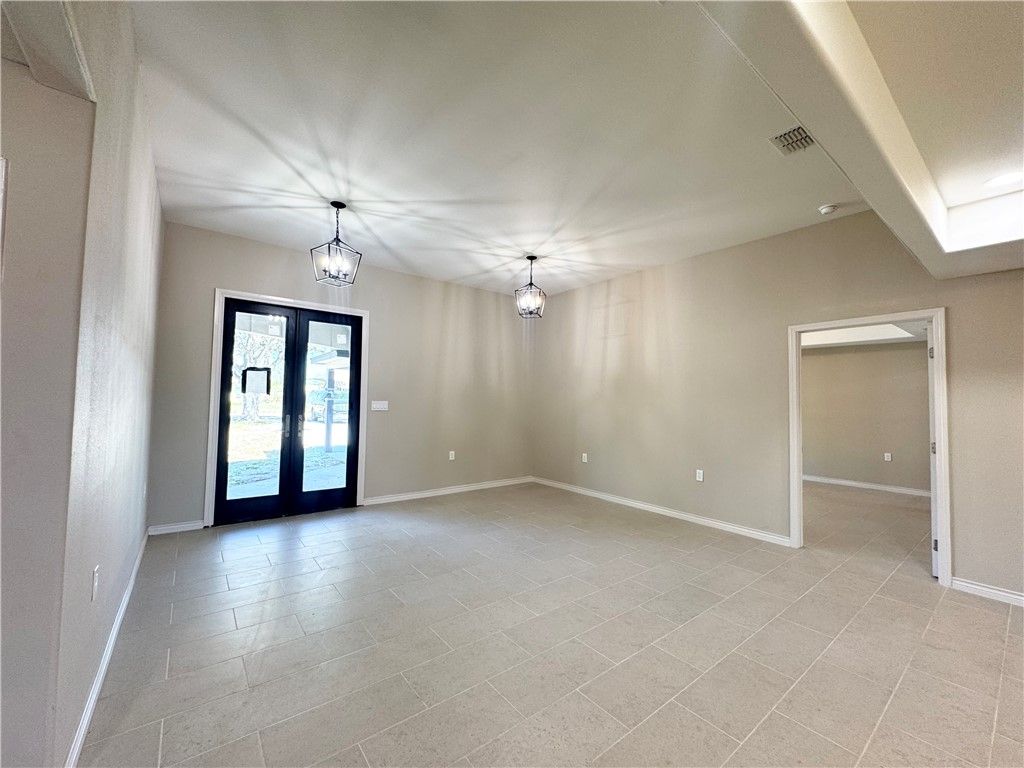 5649 Hampshire, Corpus Christi, TX 78408 — photo 3