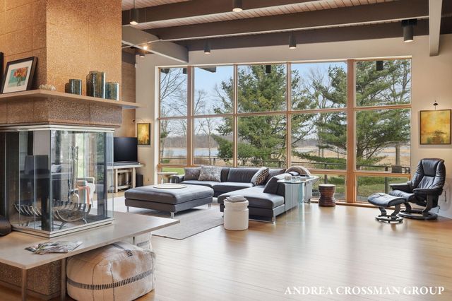 6465 Sandhill Lane, Saugatuck Twp, MI 49408