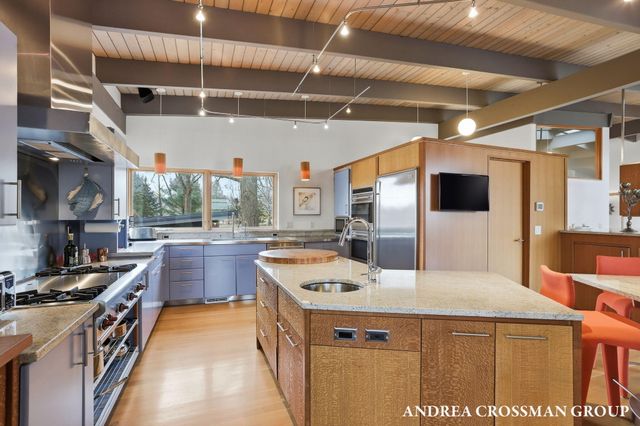 6465 Sandhill Lane, Saugatuck Twp, MI 49408