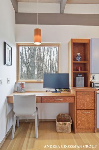 6465 Sandhill Lane, Saugatuck Twp, MI 49408